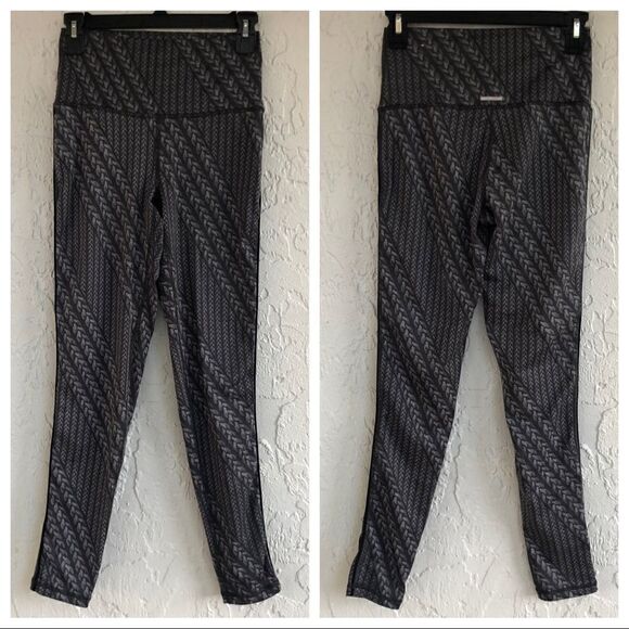 AERIE Chill Play Move High Waist Chain Cable Print Legging Size Medium - Picture 1 of 9
